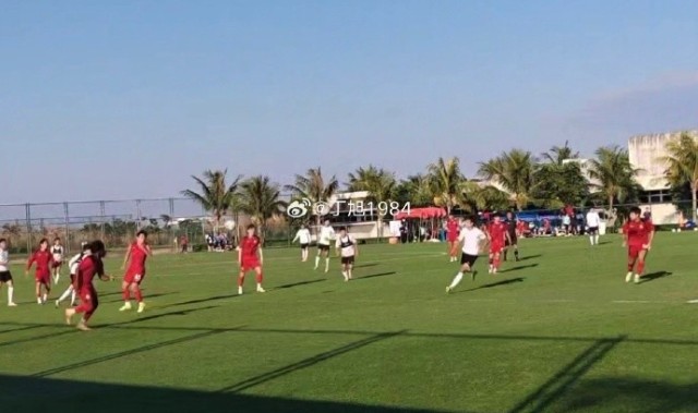 国际足联世界杯-热身赛：大连英博0-6不敌韩国劲旅首尔FC，遭遇冬训首败